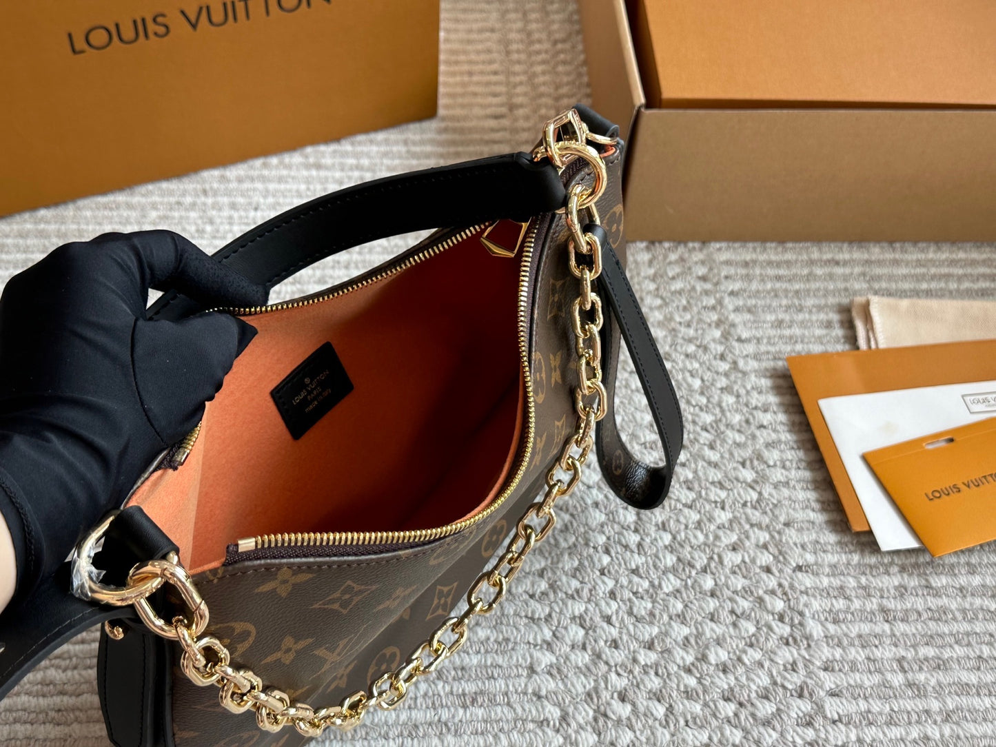 Handbag with chain