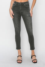 Load image into Gallery viewer, RISEN Full Size High Rise Ankle Skinny Jeans
