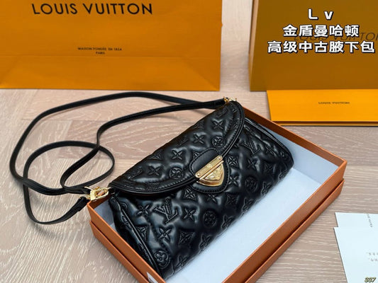 Puff Print Clutch
