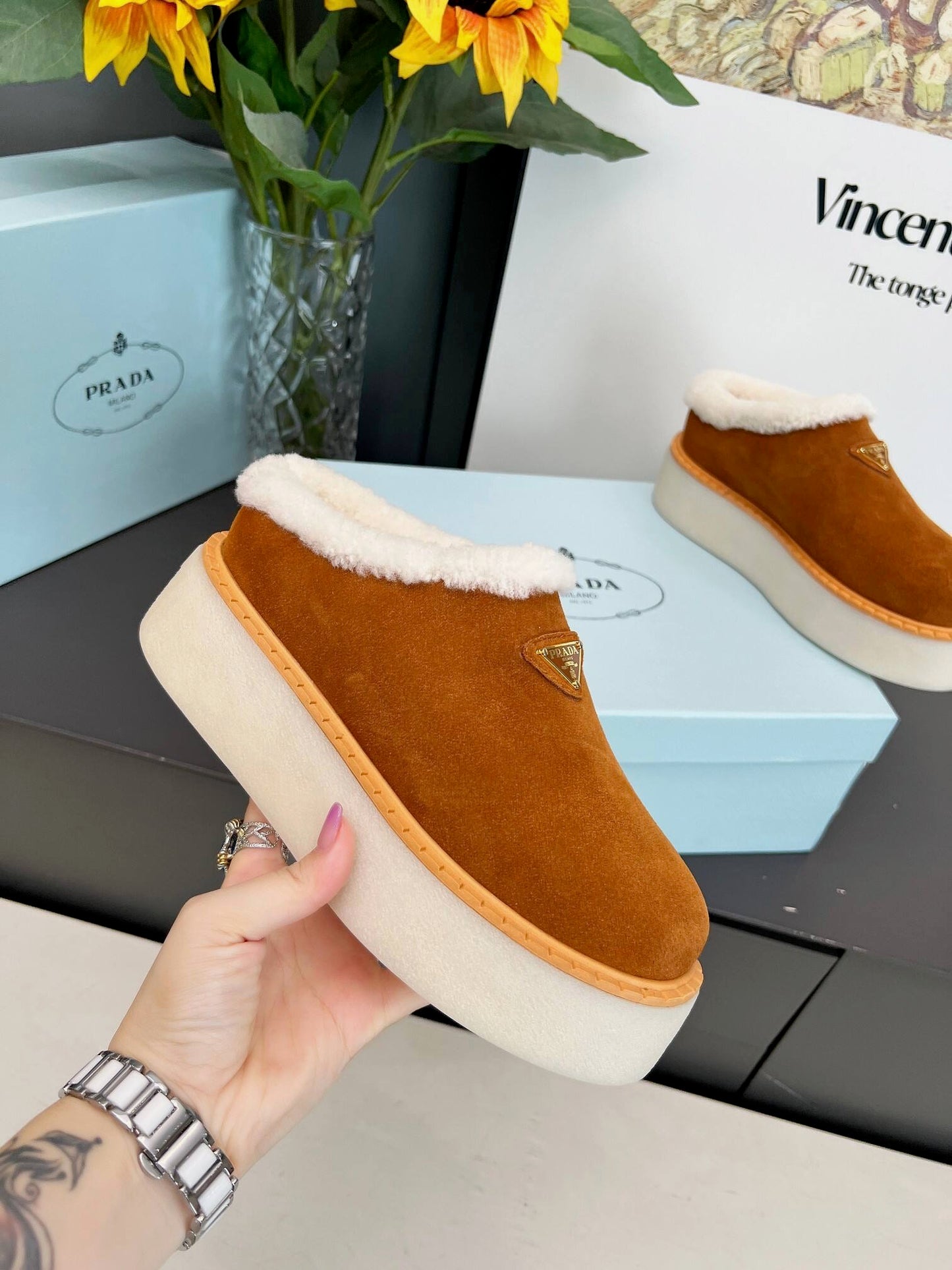 Double Pumped Platform Slipper