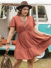 Load image into Gallery viewer, Plus Size Ruffle Hem V-Neck Short Sleeve Dress
