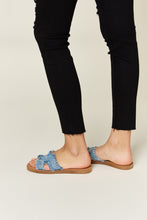 Load image into Gallery viewer, Forever Link Raw Trim Denim H-Band Flat Sandals
