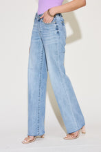 Load image into Gallery viewer, Judy Blue Full Size V Front Waistband Straight Jeans
